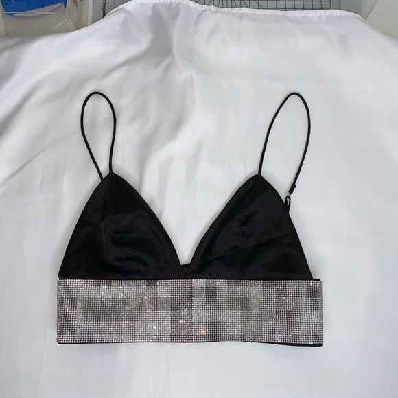 Meshki Crop Top - Picture 4 of 9